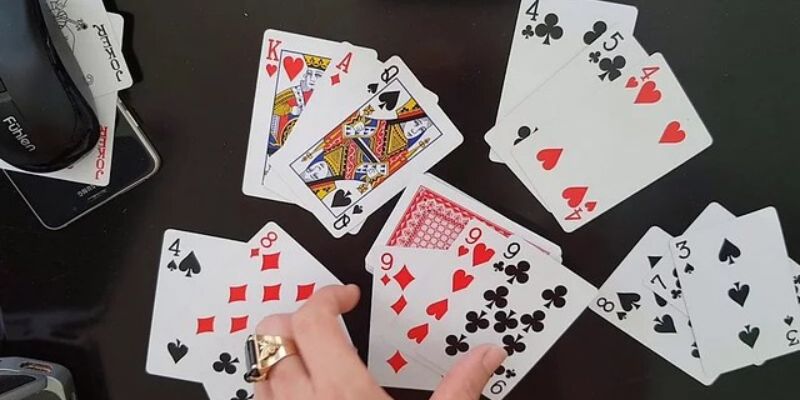 Cách Chơi Liêng Mà Bet Thủ Nào Cũng Cần Nắm Chắc Khi Tham Gia Cách chơi liêng được đánh giá là khá đơn giản, dễ hiểu với người chơi